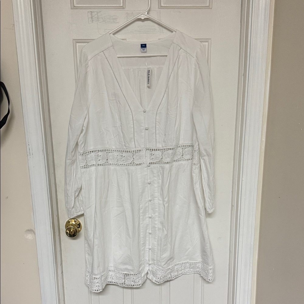 Old Navy White V-Neck Tunic with Lace Detail NWT